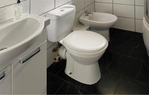 Amazing Home In Postomino With Wifi