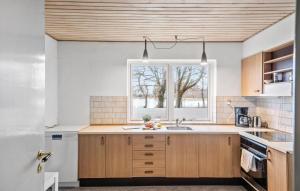 Lovely Home In Vemb With House Sea View