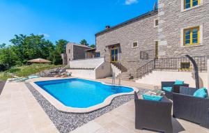 Awesome Home In Brajkovici With Sauna 