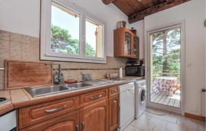Maisons de vacances 3 Bedroom Beautiful Home In Andon : photos des chambres