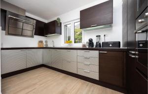 5 Bedroom Lovely Home In Kucine