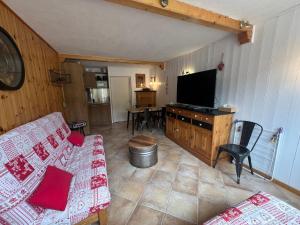 Très beau studio rénové Puy Saint Vincent 1600