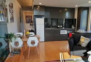 Modern Apartment - Prime Location with Heated Pool - Harrison