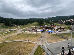 Très beau studio rénové Puy Saint Vincent 1600