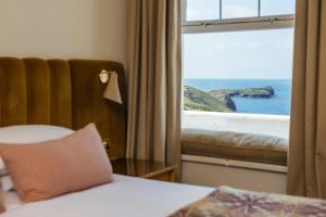 Sea View Double Room room in Polurrian on the Lizard