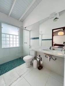 Casa pé na areia praia de Guaecá