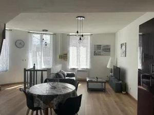 Appartement en duplex, 1e étage, proche commodités - Houplines