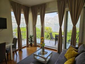 Deniz Apartment Kotor bay view apartment with terrace and pool