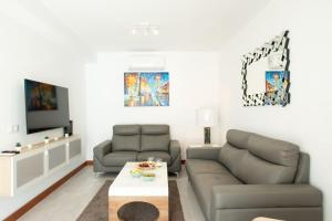 Casa Leize Piscina climatizada, Vistas & AC 10 Minutes walk from Marina Rubicón