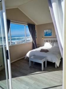 Point Village Accommodation - Lauries House