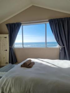 Point Village Accommodation - Lauries House