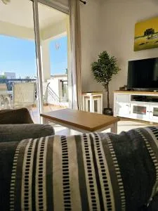 The Brightstay Paphos, 2 bed apt, Paphos Riviera, Universal - Konia