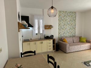 The White Donkey Apartment House