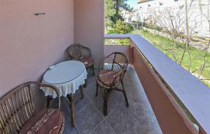 1 Bedroom Cozy Apartment In Nin 