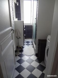 Furnished studio very quiet with incredible views to La Défense & Eiffel Tower