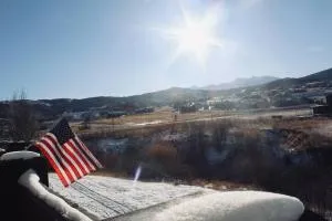 Lakeside Funscape with Resort Amenities - Ogden