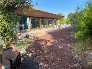 Grand loft proche du centre avec jardin et piscine - Alignan-du-Vent