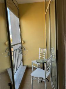 Sunlight Apartment at Pazari i Ri