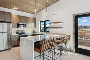 The Willow Suite Cabin - Hamilton