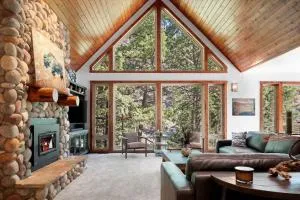 Waters Edge Lodge - Clinton