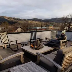 Rooftop Guest House with Hot Tub - Seeley Lake