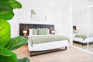 1007 Harbour Lights with Ocean Views