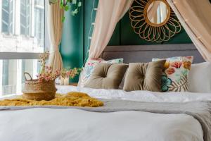 The Oasis 1 BR with Pool Sauna Gym and More