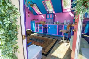 Two Home Retreat Meant for Big Family Memories