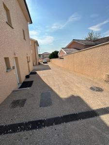 Maisons de vacances House 10 with 1 bedroom lechaffardcom : photos des chambres