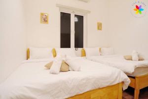 30P White House Retreat - Pool & Event Hall