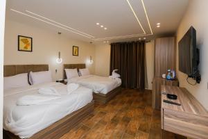 Imperial Pyramids Heights View