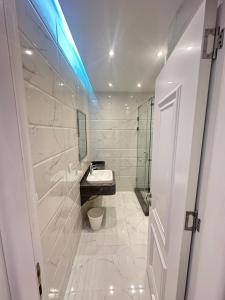 وان قطاميه الطريق الدائري الحي العاشر المقطم مصر