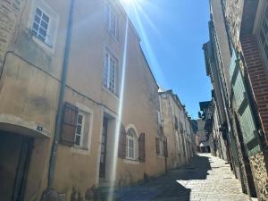 Authentique Lavallois T3 au cœur du vieux Laval