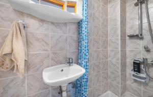 Gorgeous Apartment In Vodice With Wifi