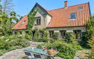4 Bedroom Lovely Home In Horslunde - Søllested