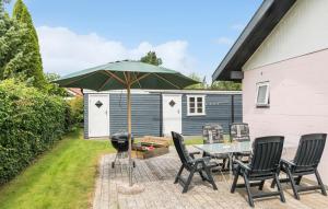 2 Bedroom Cozy Home In Væggerløse