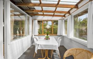 2 Bedroom Cozy Home In Væggerløse