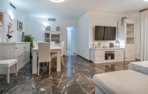 Awesome Apartment In Fuengirola