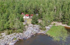 Cozy Home In Säffle With Lake View