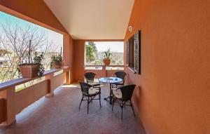 1 Bedroom Lovely Apartment In Nin 