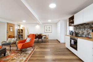 Modern Home Conveniently Close to Hospitals