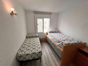 Apartamento Biada con piscina