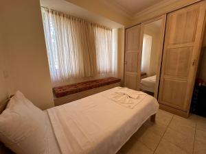 GRENA DELUX Pool Side