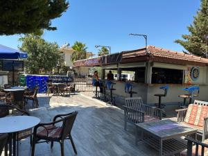 GRENA DELUX Pool Side