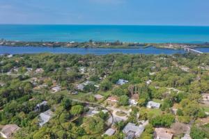 The Manasota Beach House private Pool & Jacuzzi close to the beaches PET FRIENDLY