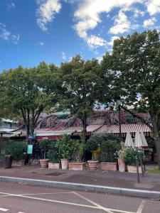 Vida cosy studio in Saint-Cloud close to Paris