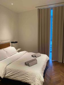 Landmark Entire 2BD Flat Prime Zone1 River