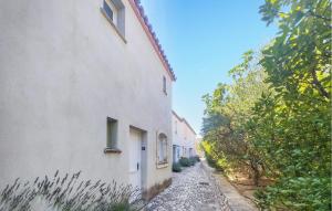 Maisons de vacances Beautiful Home In Saint Laurent De La Cabrerisse : photos des chambres
