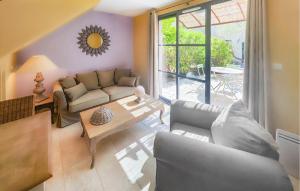 Maisons de vacances Beautiful Home In Saint Laurent De La Cabrerisse : photos des chambres