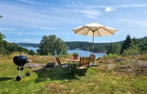 Gorgeous Home In Munkedal With Wifi - Dingle